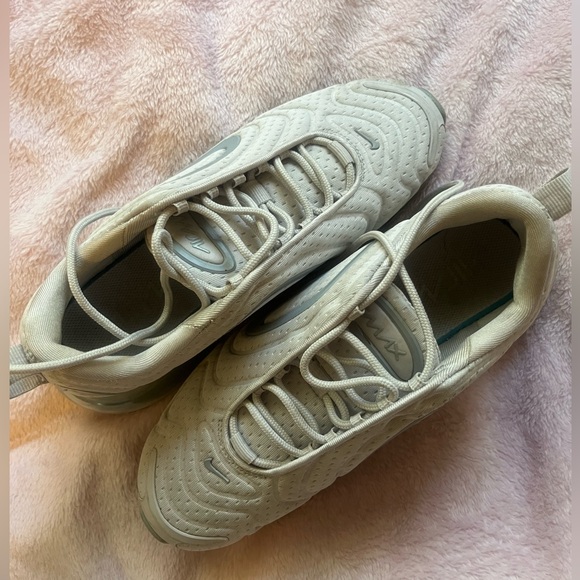 Nike Airmax 720 - Picture 2 of 7